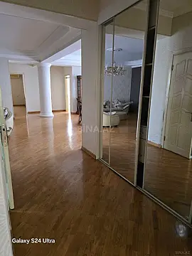 Kirayə verilir 4 otaqlı mənzil 250 m²