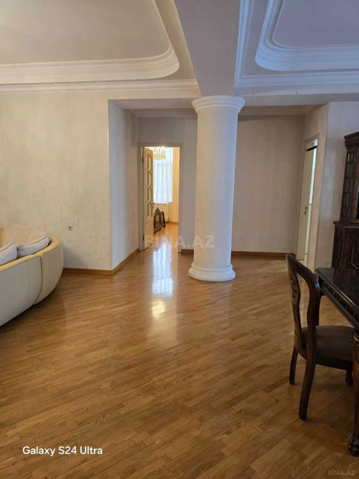 Kirayə verilir 4 otaqlı mənzil 250 m²