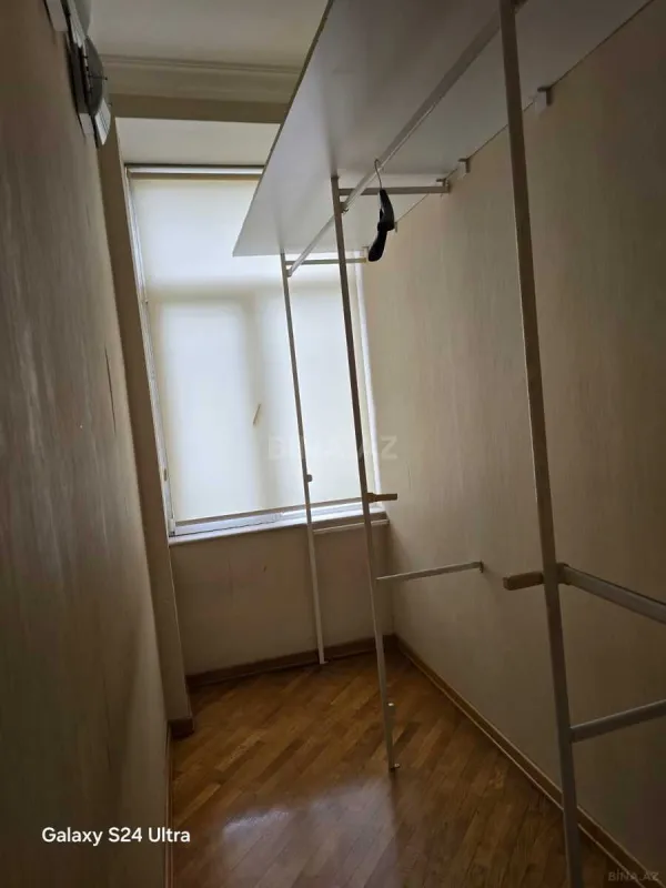 Kirayə verilir 4 otaqlı mənzil 250 m²