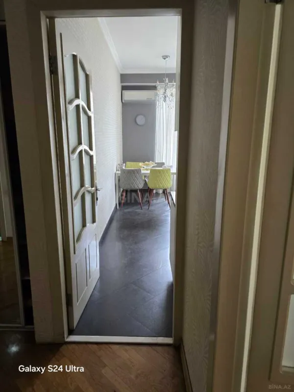 Kirayə verilir 4 otaqlı mənzil 250 m²