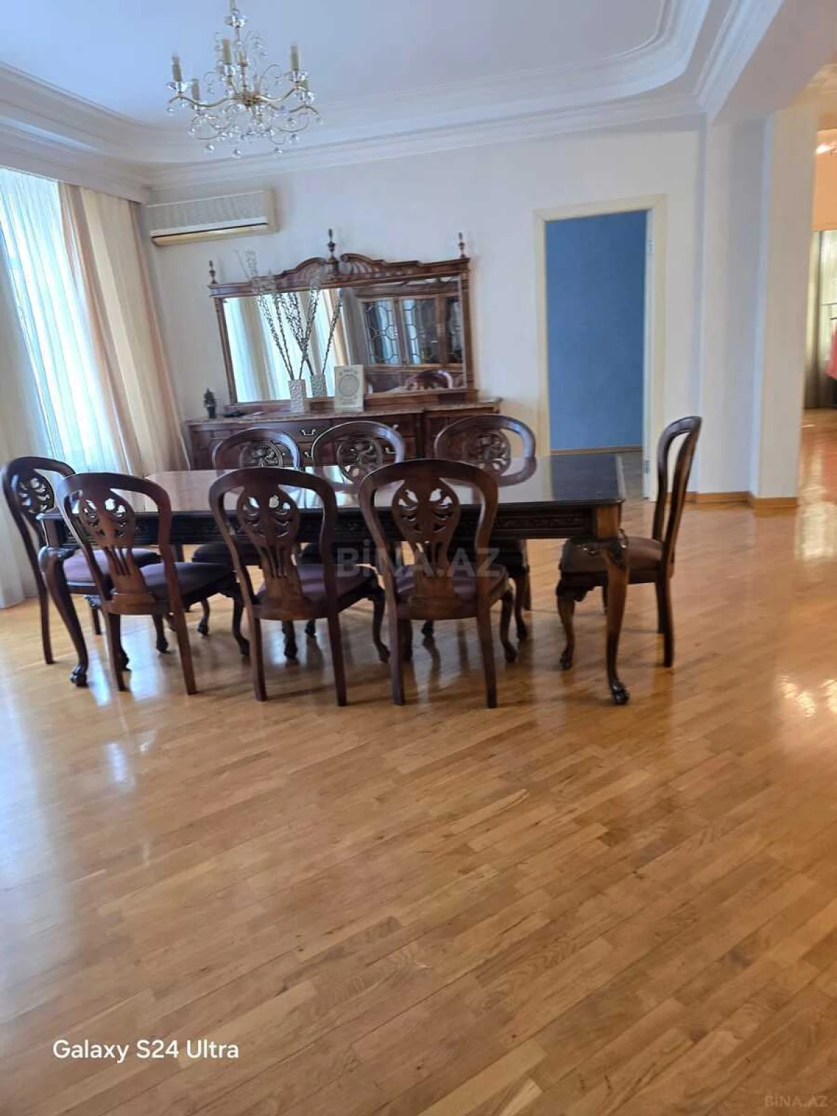 Kirayə verilir 4 otaqlı mənzil 250 m²