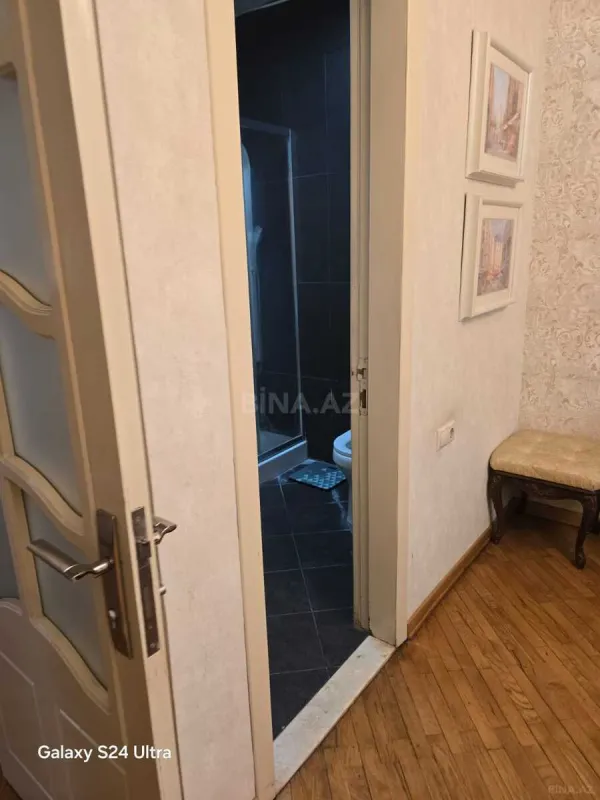 Kirayə verilir 4 otaqlı mənzil 250 m²