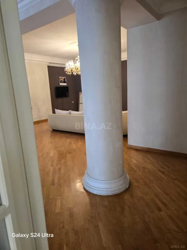 Kirayə verilir 4 otaqlı mənzil 250 m²