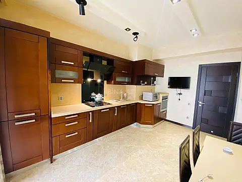 Satılır 3 otaqlı mənzil 115 m²