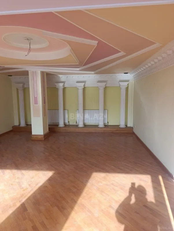Satılır 3 otaqlı mənzil 122 m²