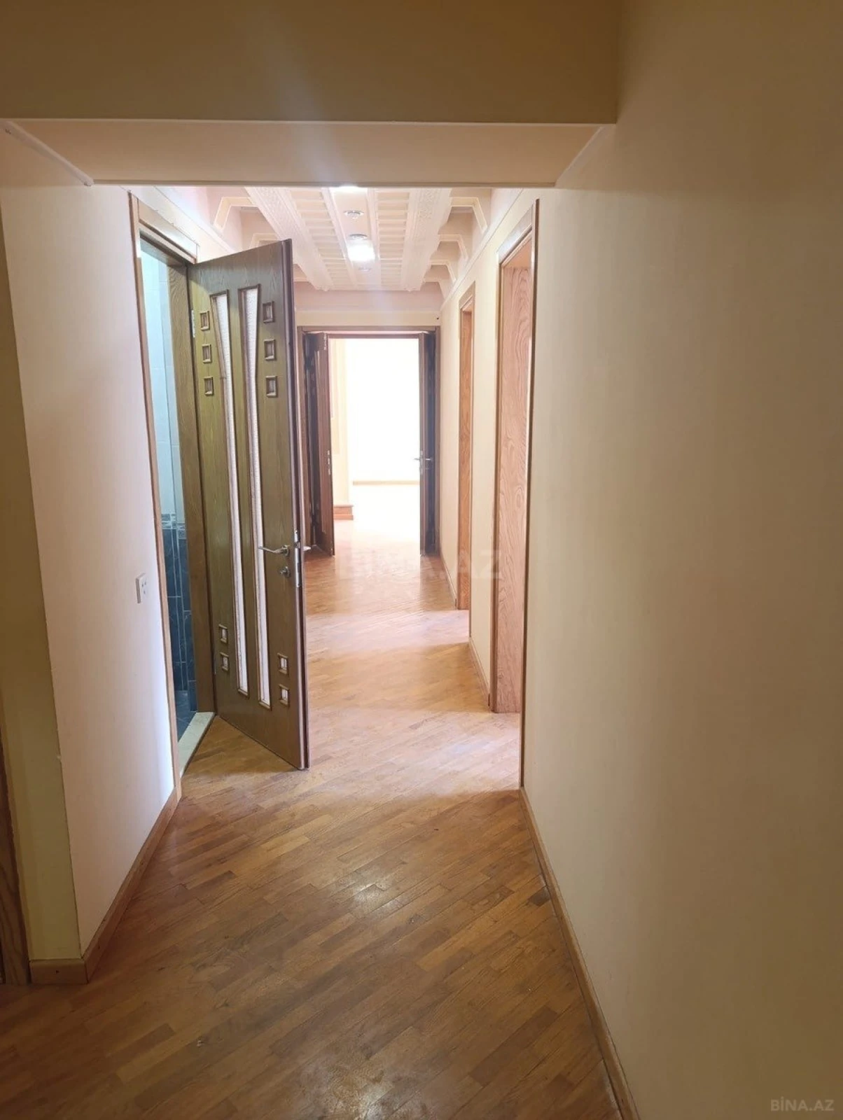 Satılır 3 otaqlı mənzil 122 m²