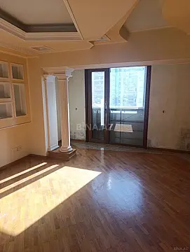 Satılır 3 otaqlı mənzil 122 m²