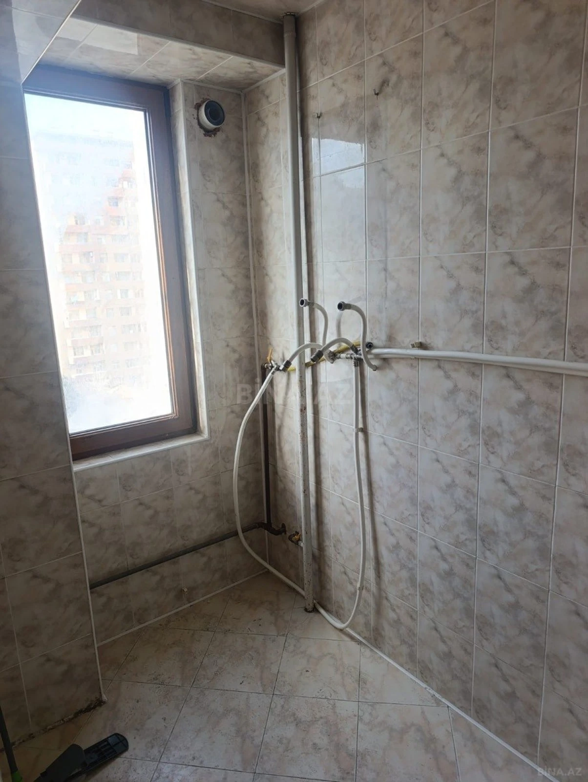 Satılır 3 otaqlı mənzil 122 m²