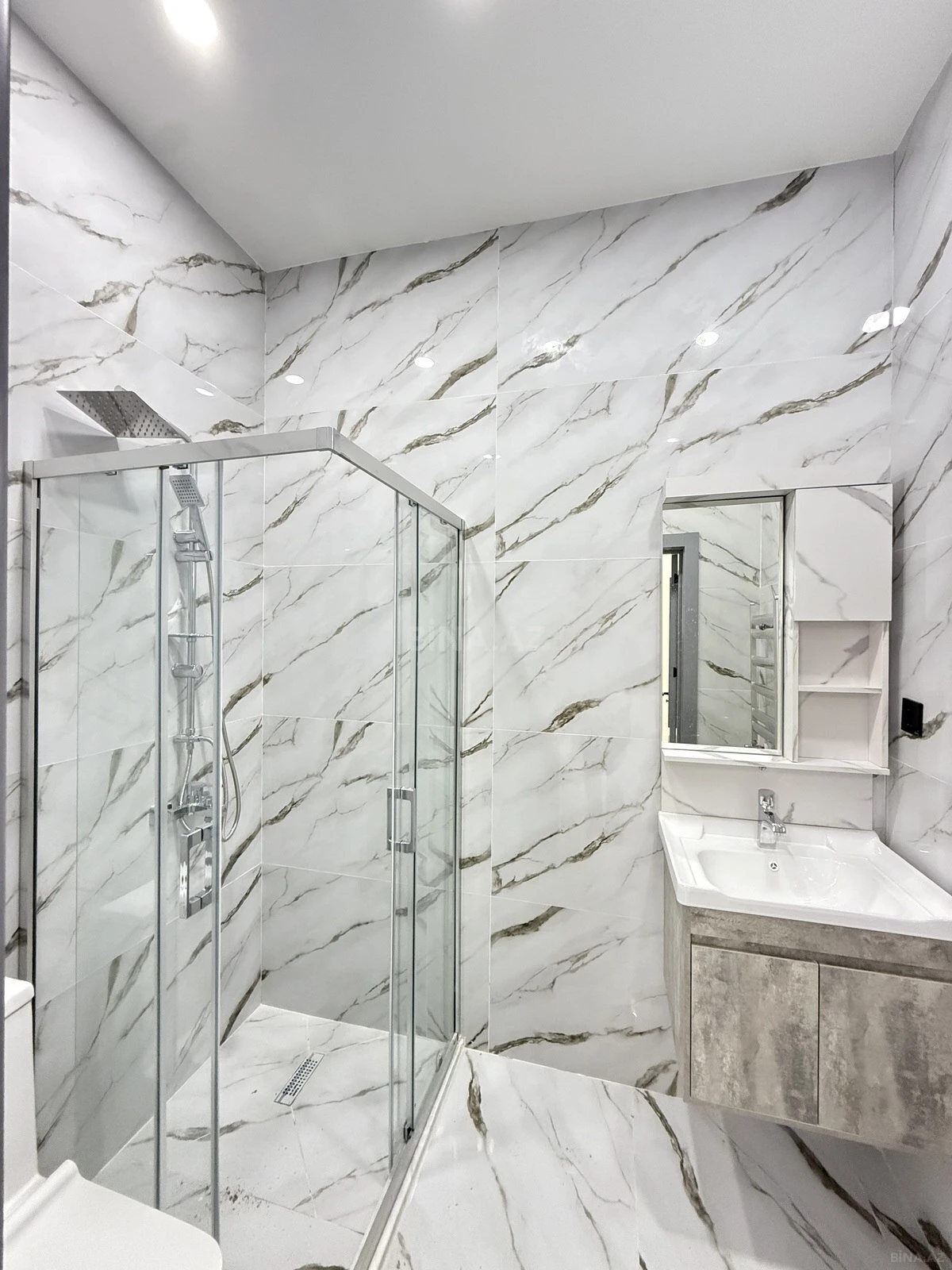 Satılır 4 otaqlı həyət evi 135 m²