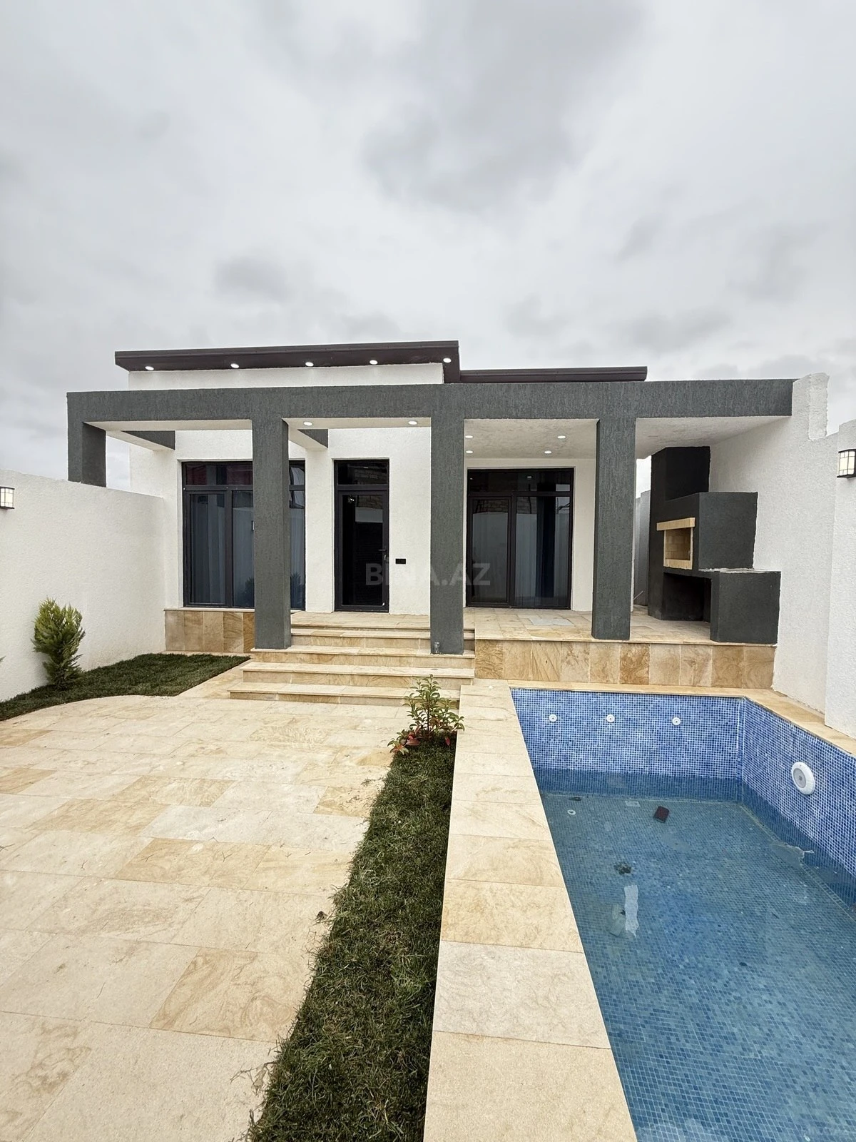 Satılır 4 otaqlı həyət evi 135 m²