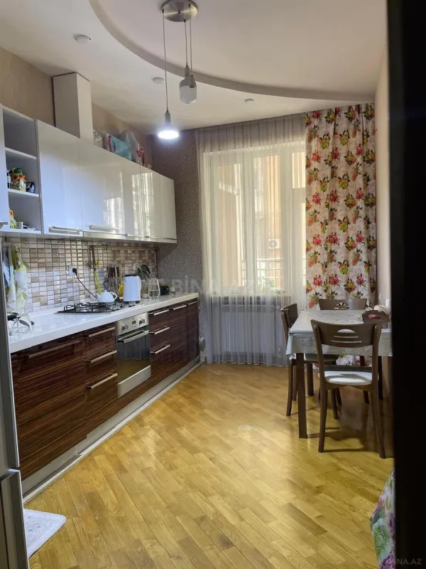 Satılır 2 otaqlı mənzil 95 m²