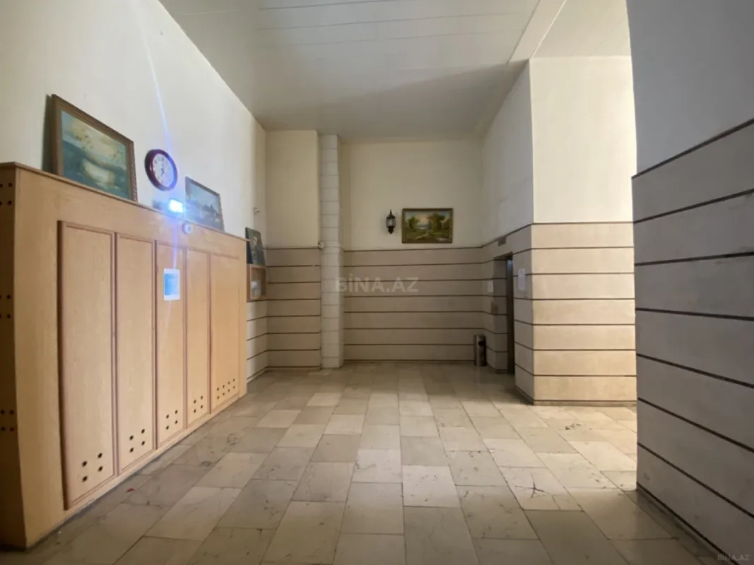 Satılır 4 otaqlı mənzil 250 m²