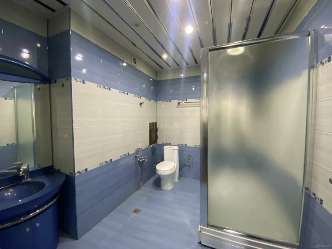 Satılır 4 otaqlı mənzil 250 m²