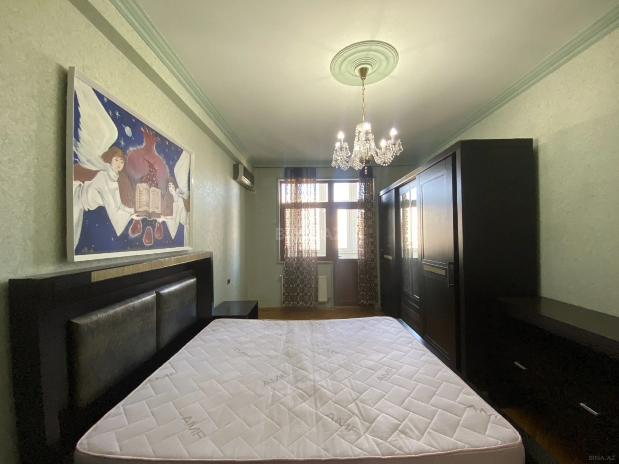 Satılır 4 otaqlı mənzil 250 m²