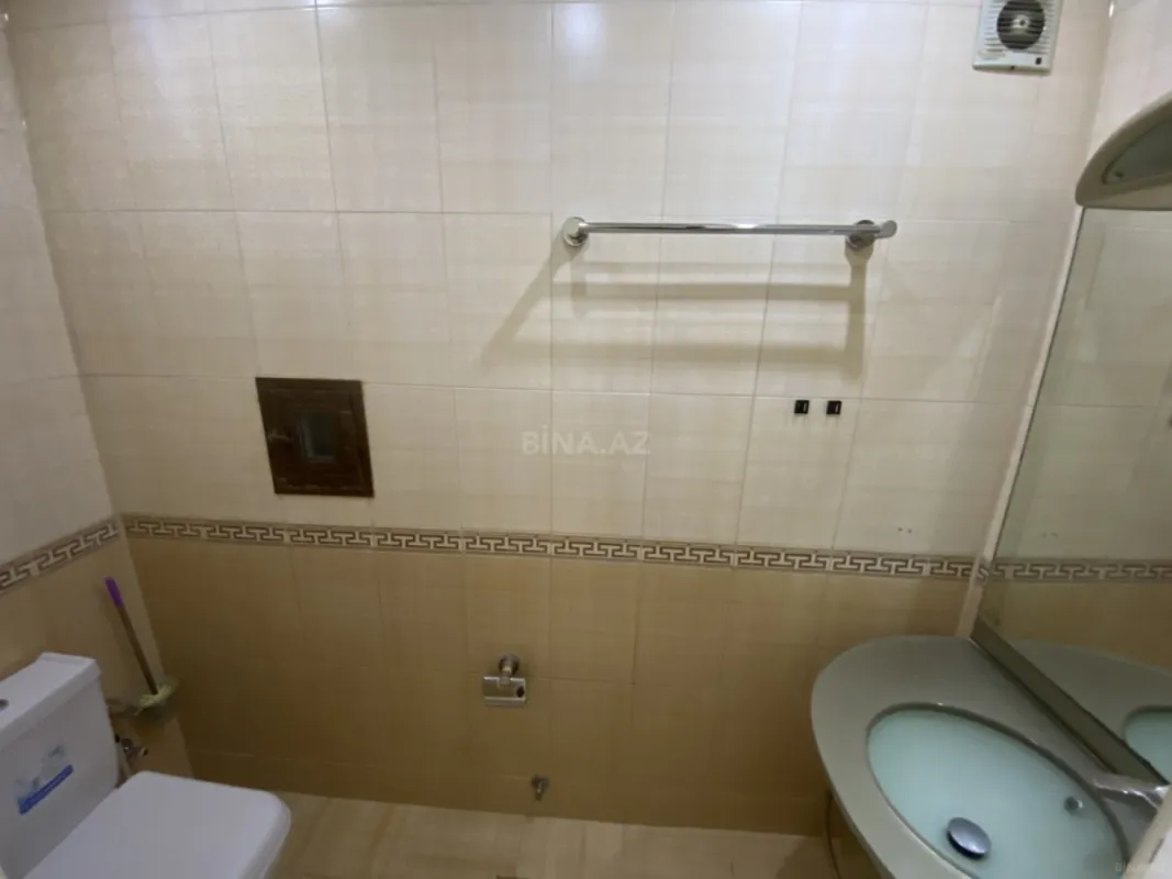 Satılır 4 otaqlı mənzil 250 m²