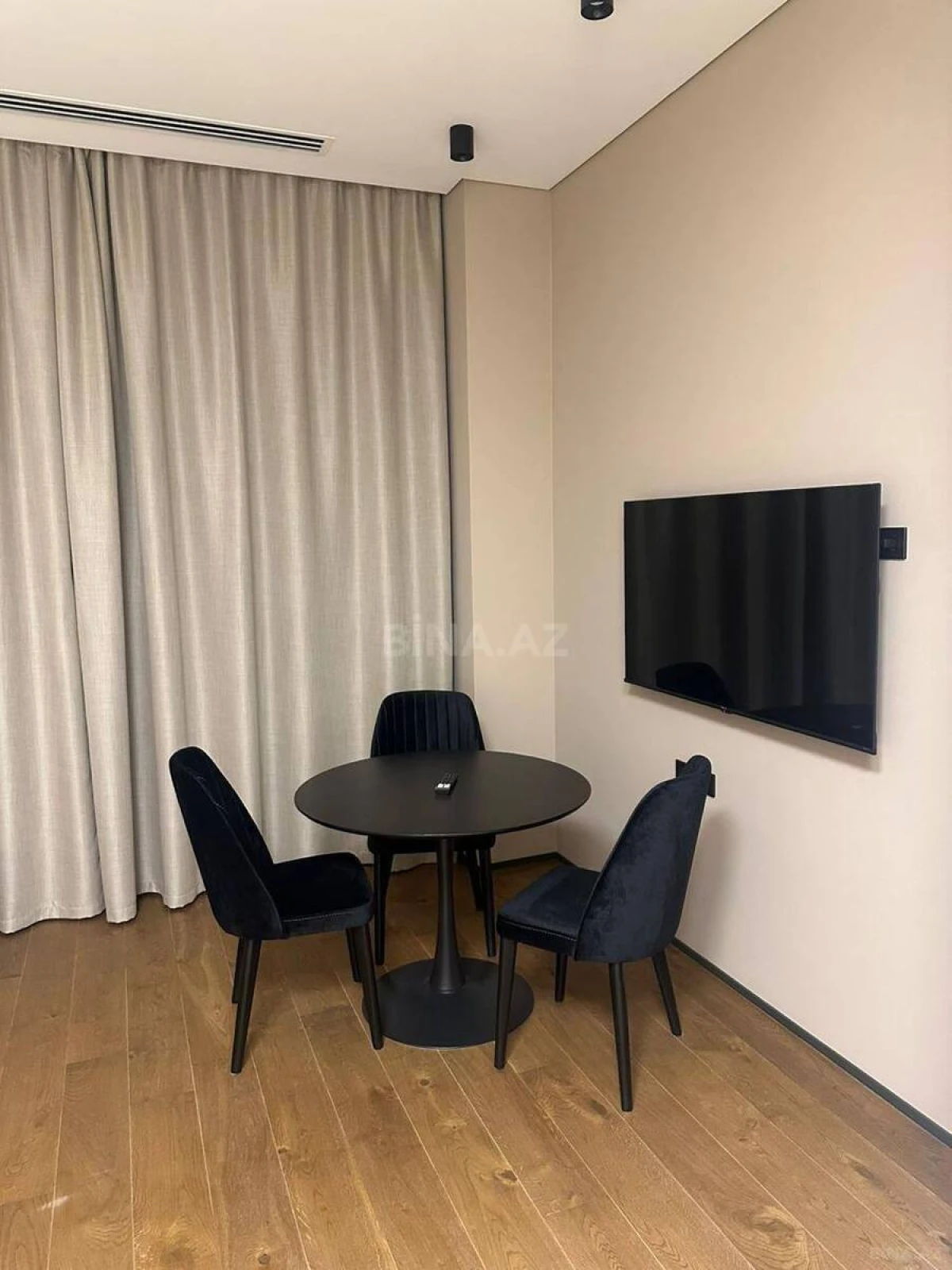 Satılır 1 otaqlı mənzil 52 m²
