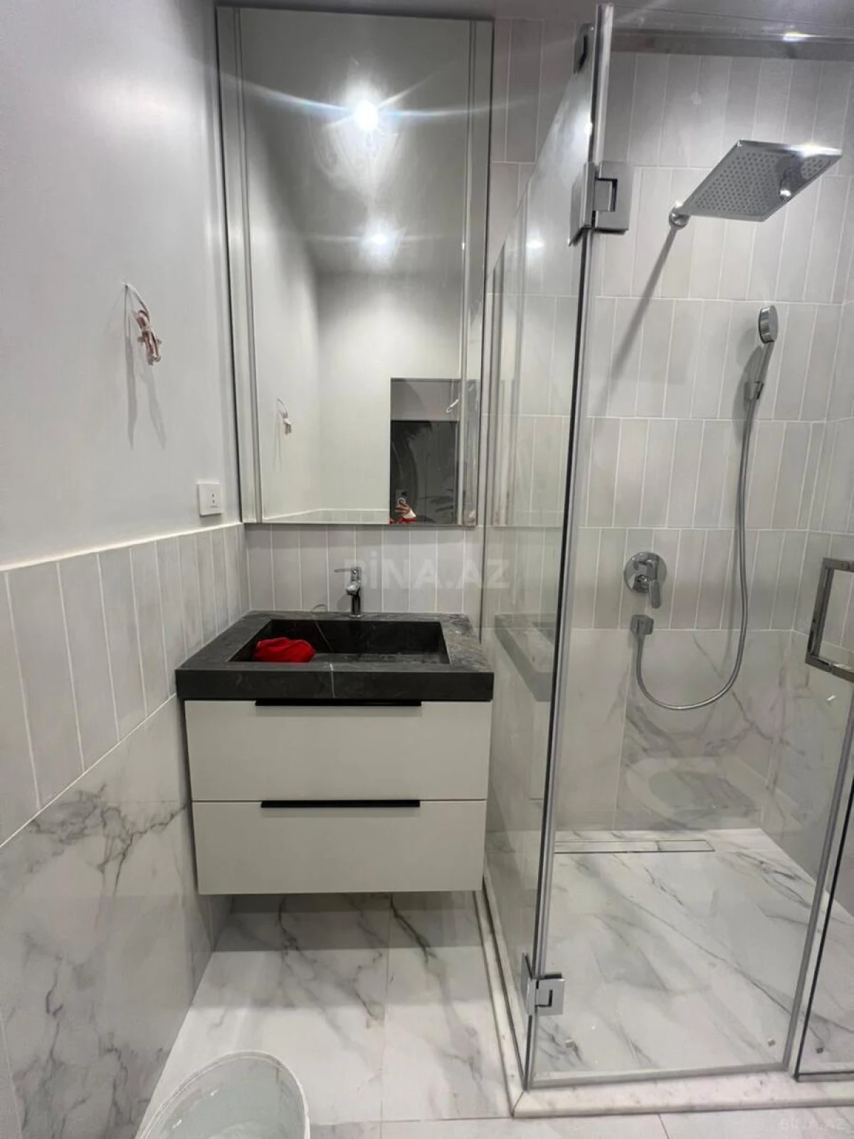 Satılır 3 otaqlı mənzil 102.3 m²