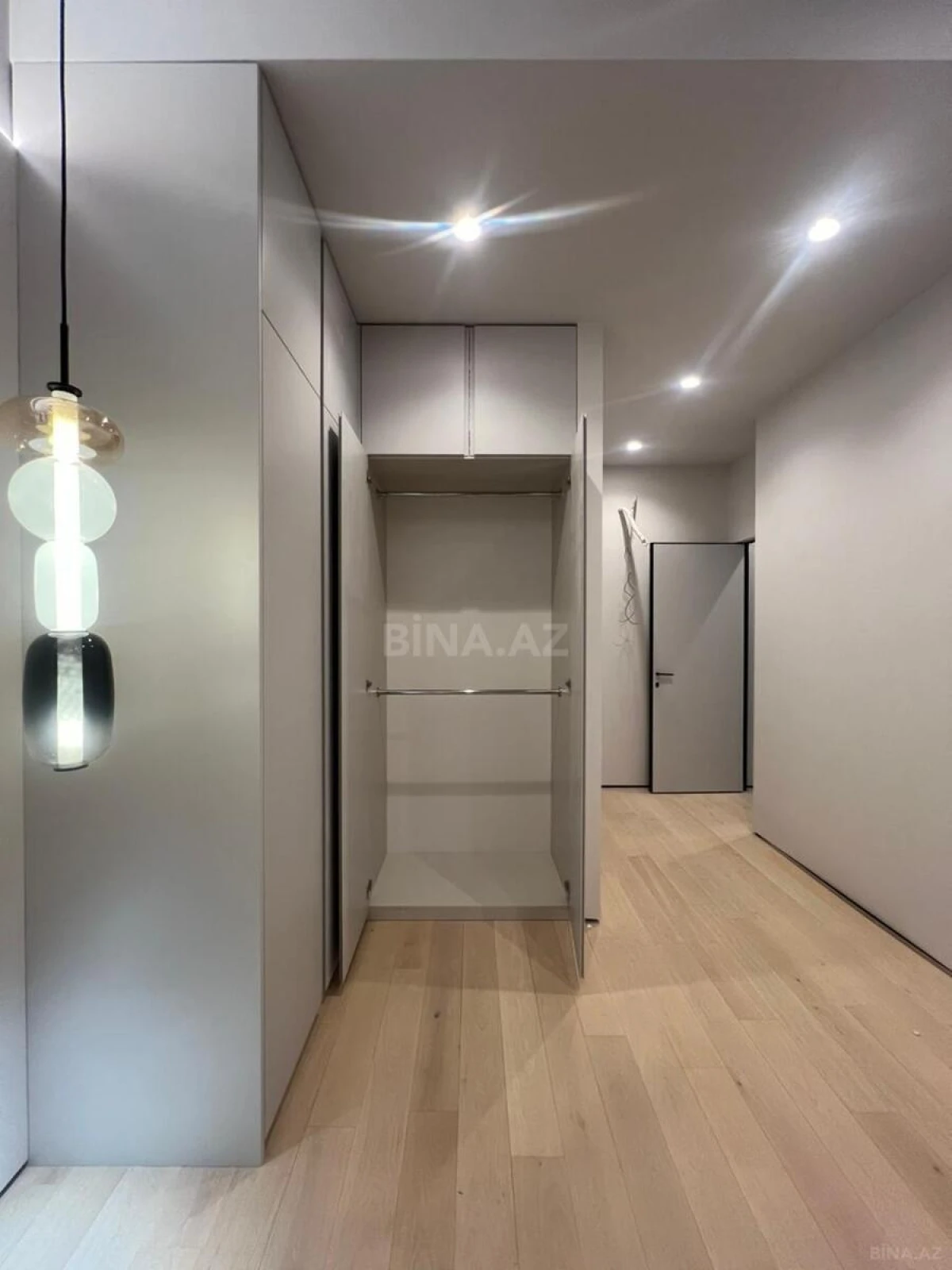 Satılır 3 otaqlı mənzil 102.3 m²
