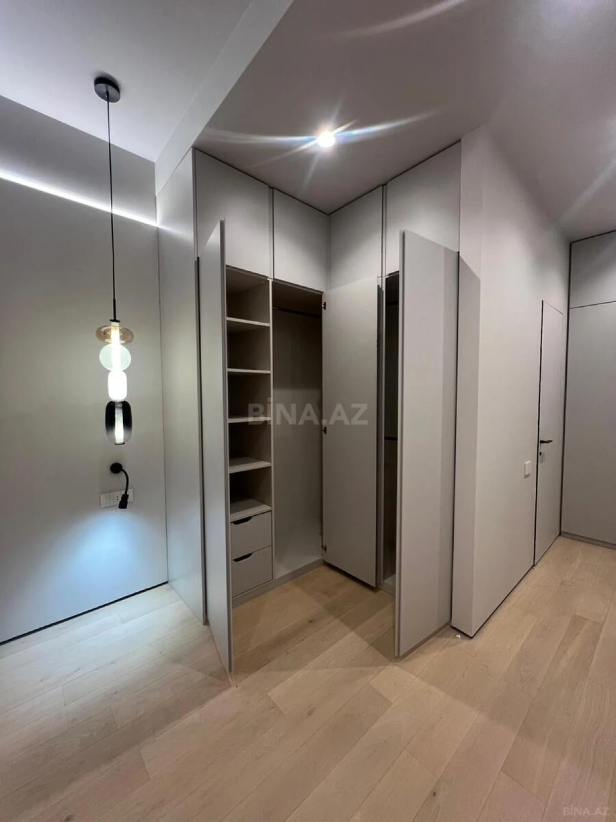 Satılır 3 otaqlı mənzil 102.3 m²