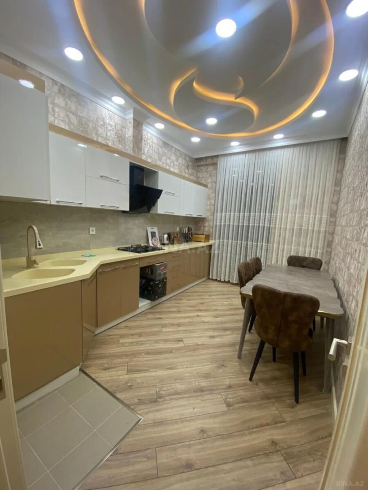 Satılır 2 otaqlı mənzil 95 m²