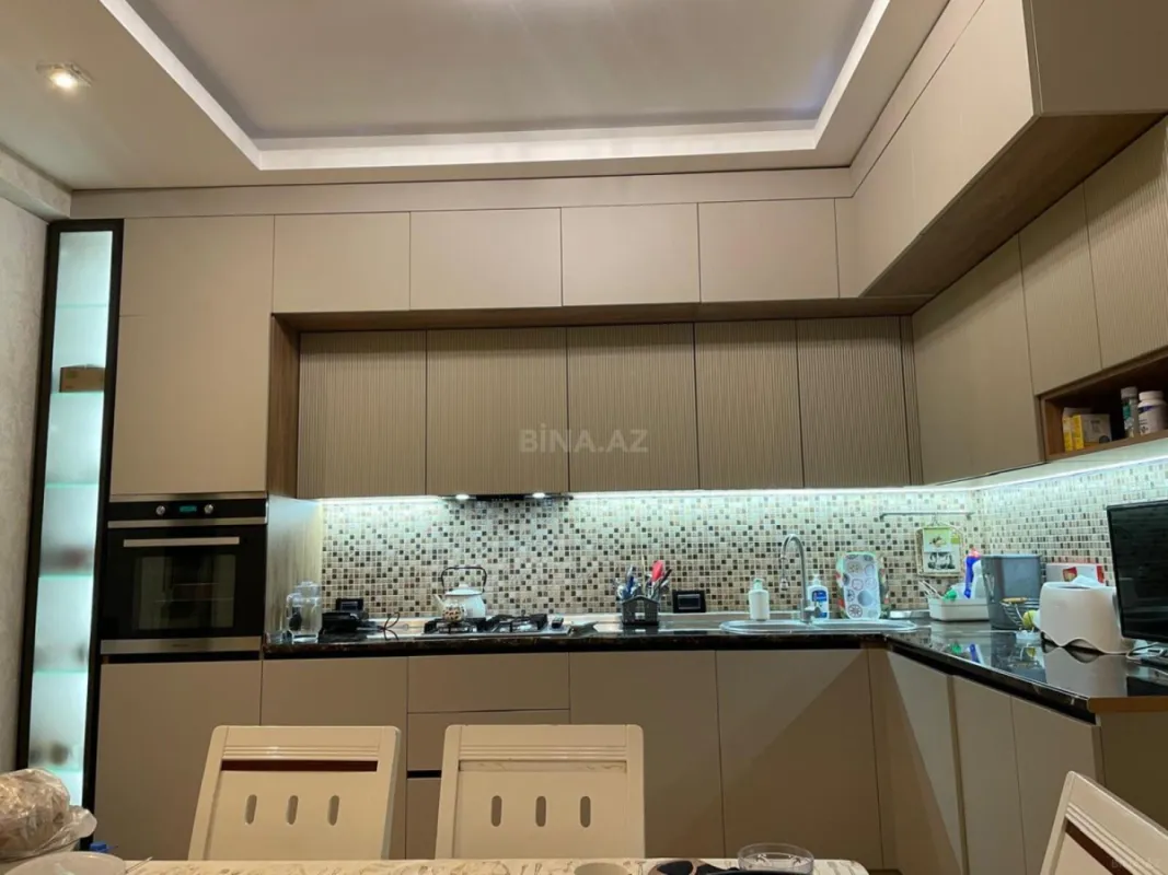Satılır 3 otaqlı mənzil 148 m²