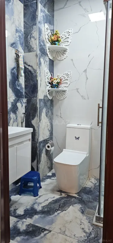 Satılır 4 otaqlı mənzil 235 m²