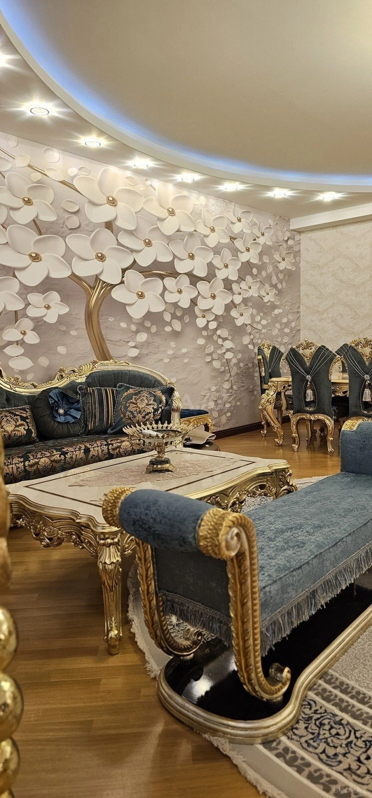 Satılır 4 otaqlı mənzil 235 m²