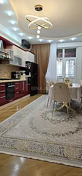 Satılır 4 otaqlı mənzil 235 m²
