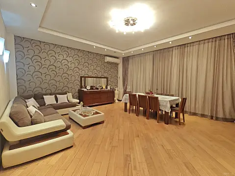 Satılır 4 otaqlı mənzil 200 m² — Bakı, Xətai m/s yanı 4 otaq 200.00 m²