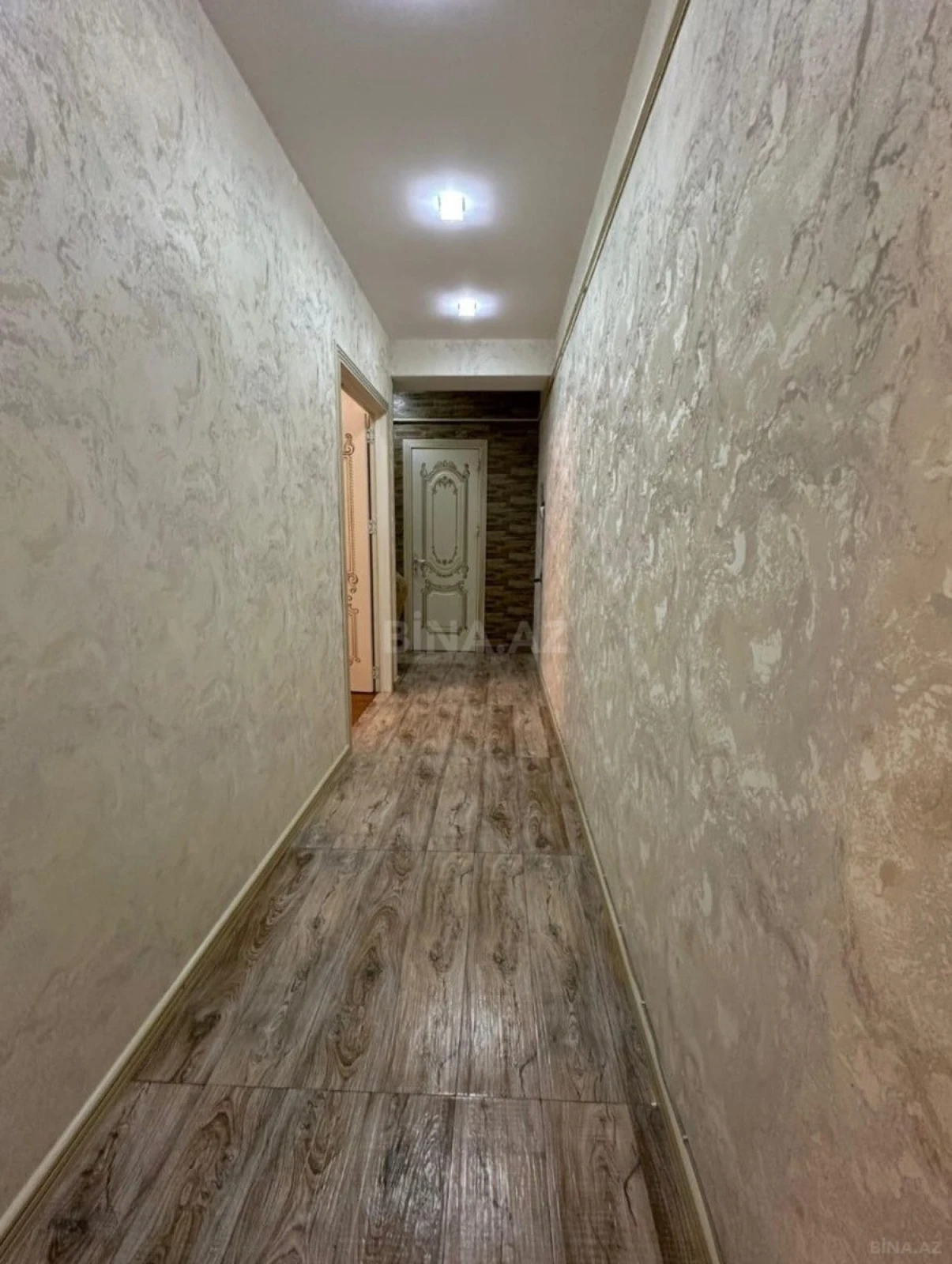 Satılır 3 otaqlı mənzil 83 m²