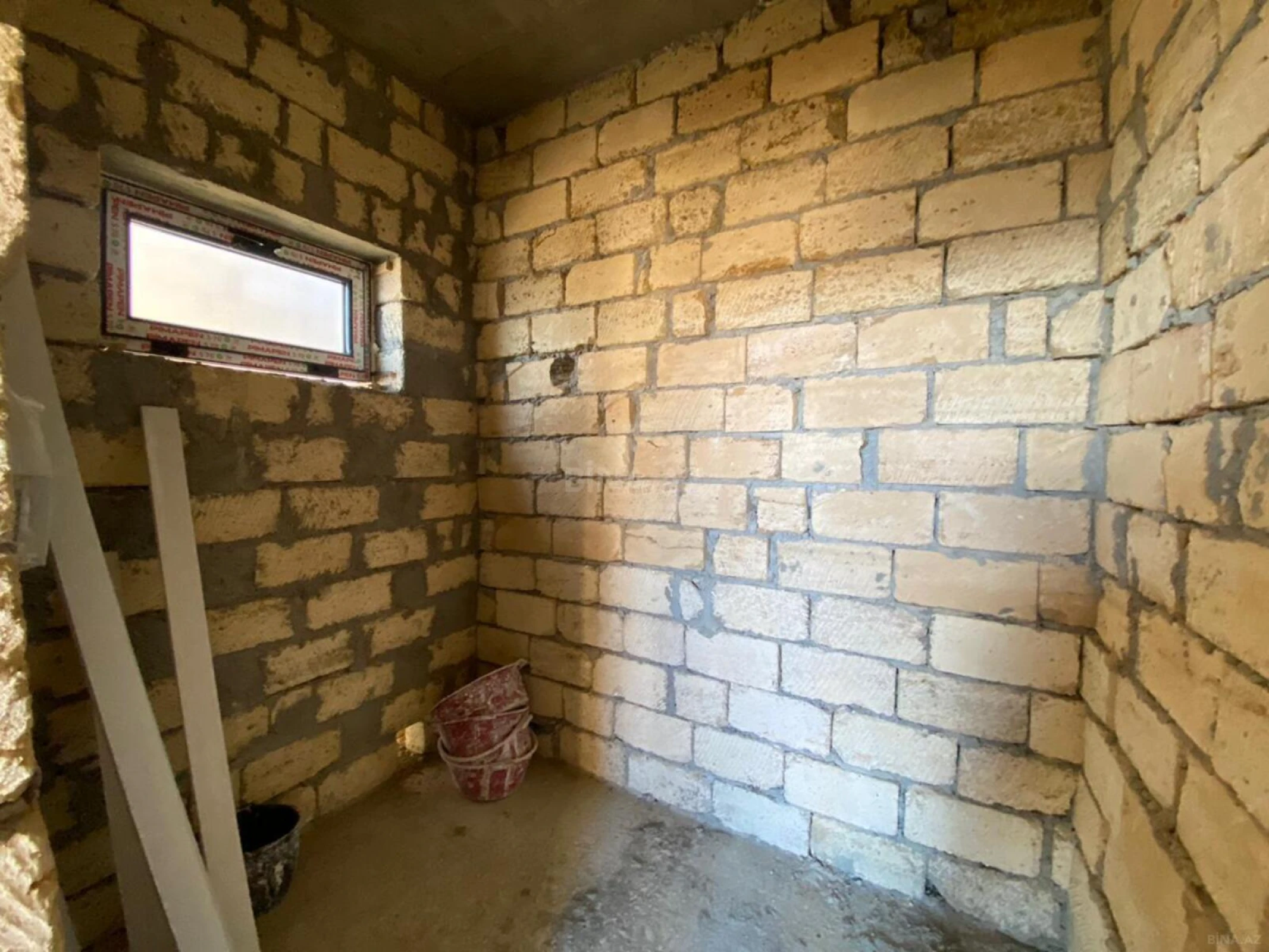 Satılır 5 otaqlı həyət evi 370 m²