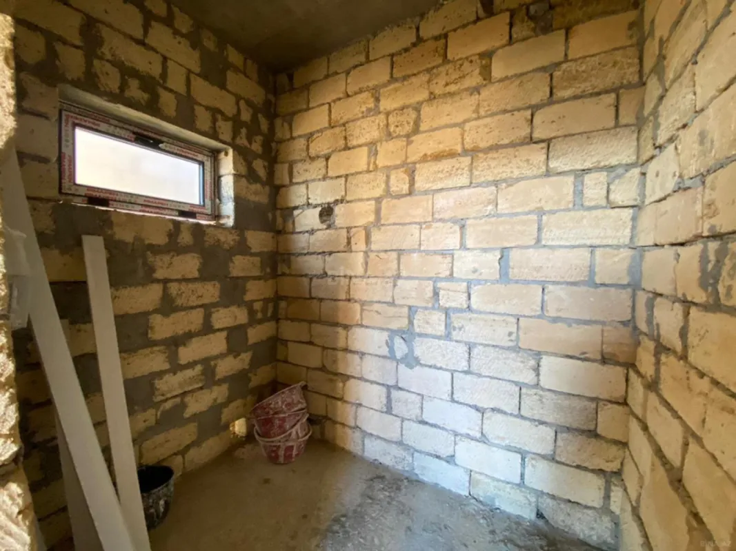 Satılır 5 otaqlı həyət evi 370 m²