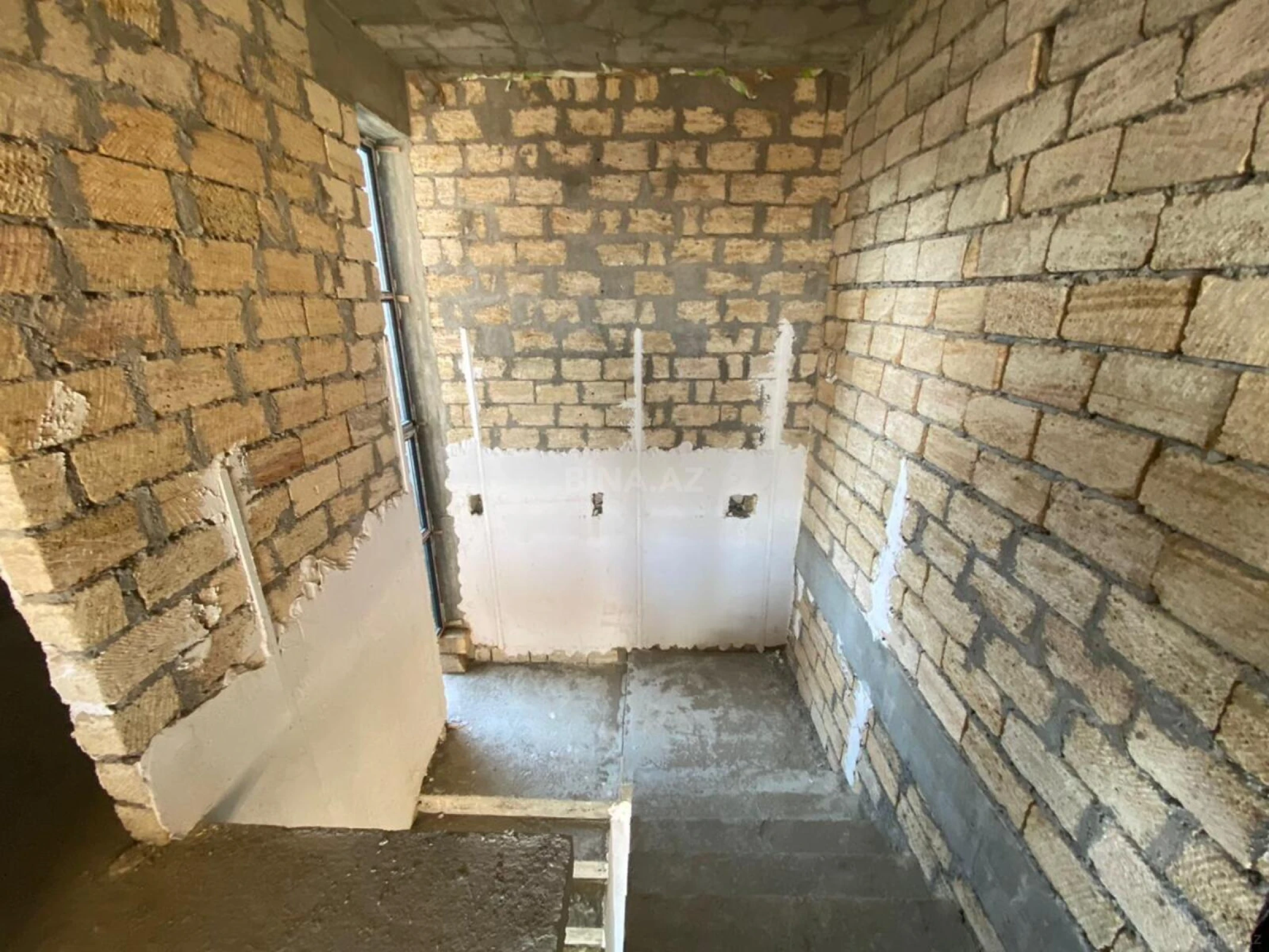 Satılır 5 otaqlı həyət evi 370 m²