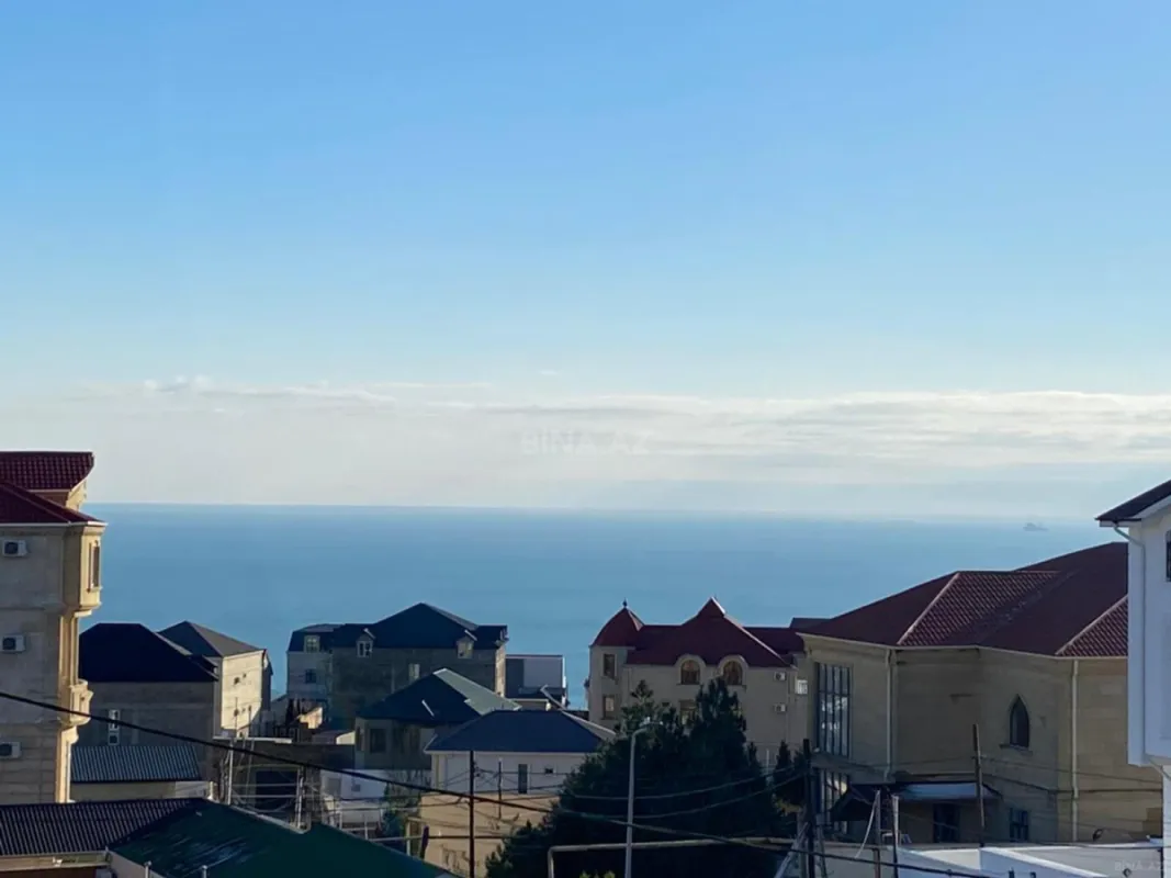 Satılır 5 otaqlı həyət evi 370 m²