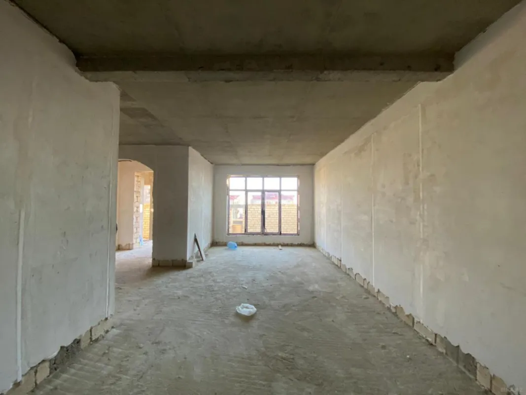 Satılır 5 otaqlı həyət evi 370 m²