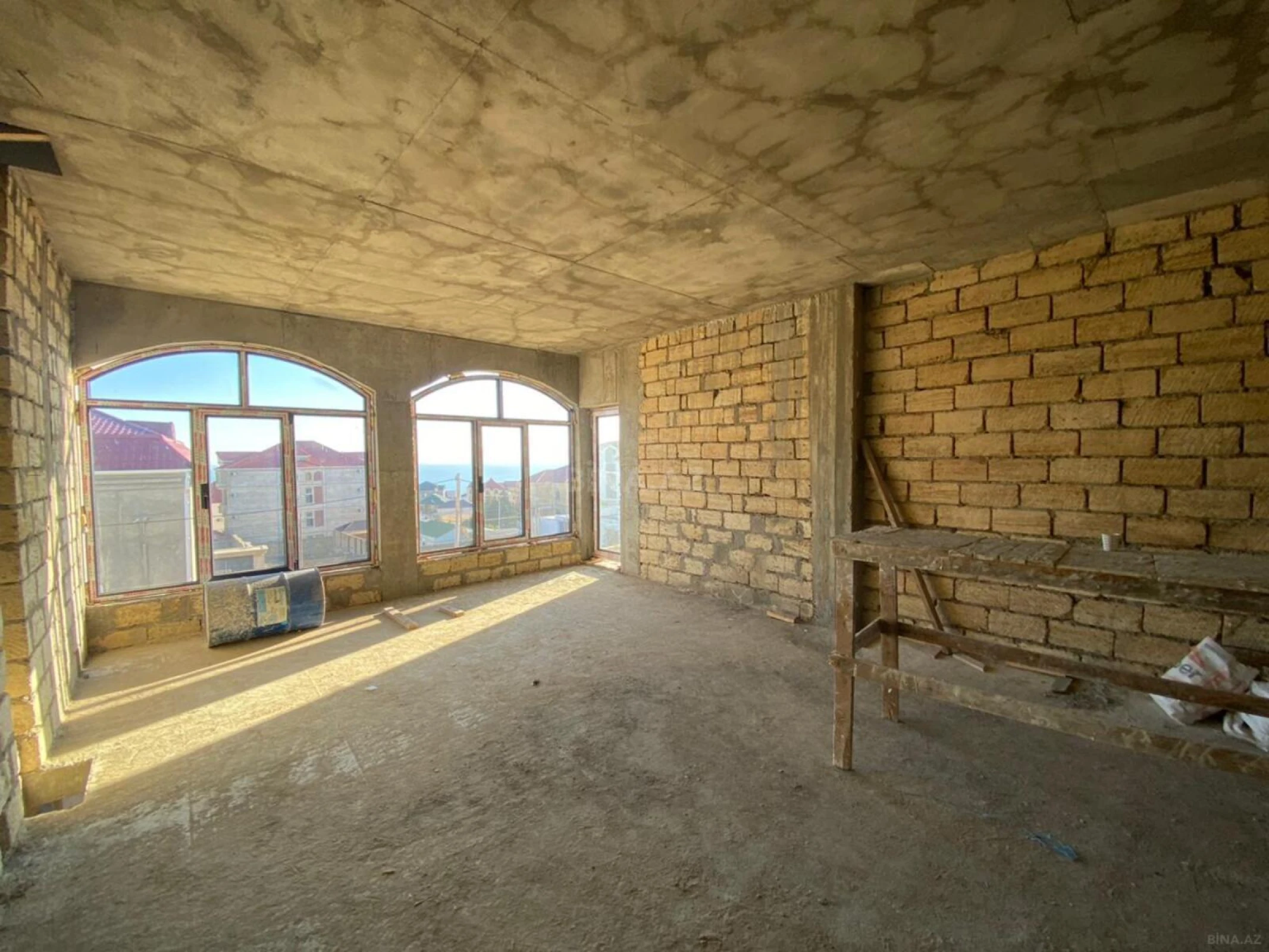 Satılır 5 otaqlı həyət evi 370 m²