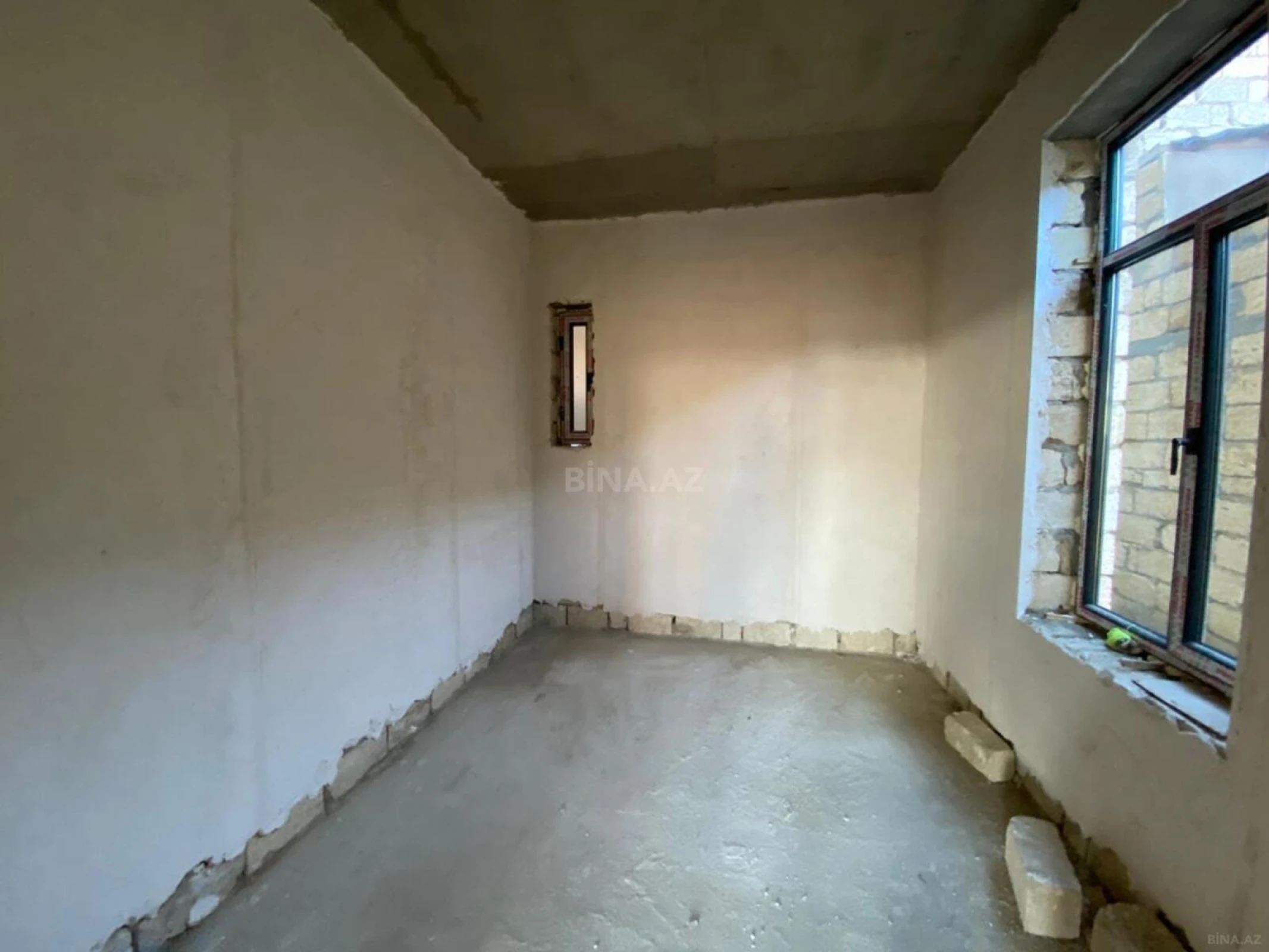 Satılır 5 otaqlı həyət evi 370 m²