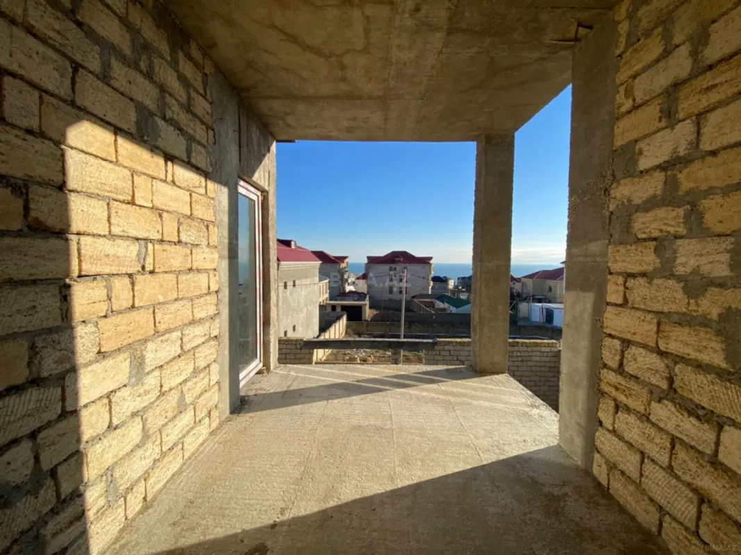 Satılır 5 otaqlı həyət evi 370 m²