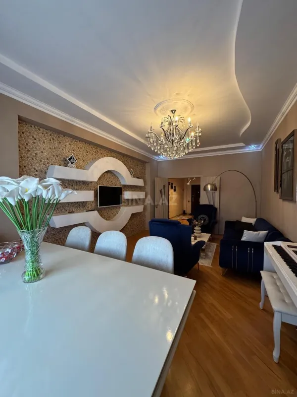 Satılır 3 otaqlı mənzil 96 m²