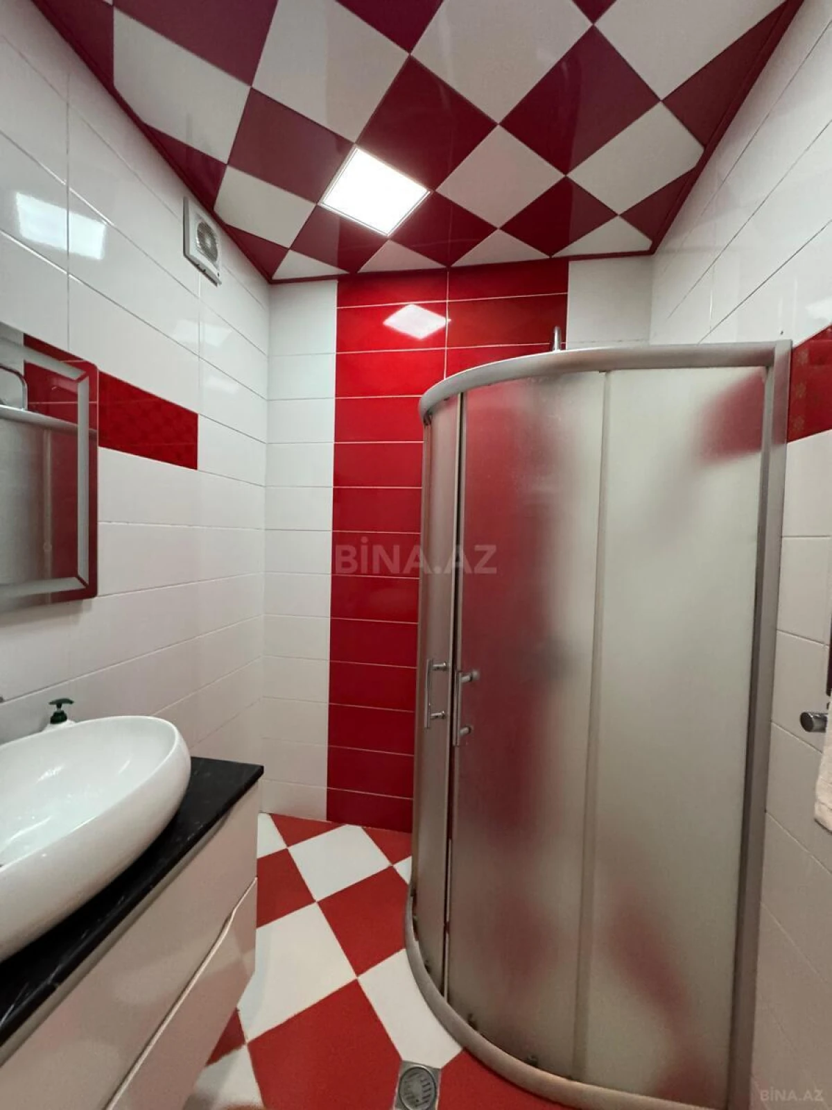 Satılır 3 otaqlı mənzil 96 m²