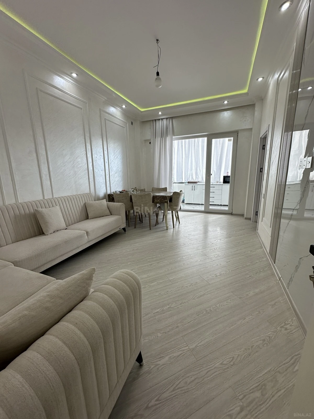 Satılır 2 otaqlı mənzil 73 m²