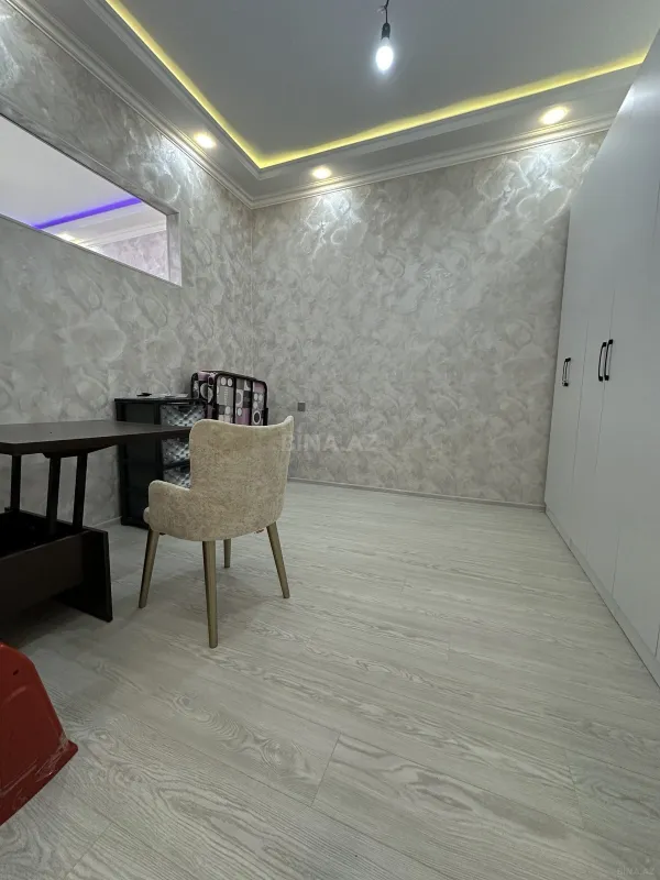 Satılır 2 otaqlı mənzil 73 m²