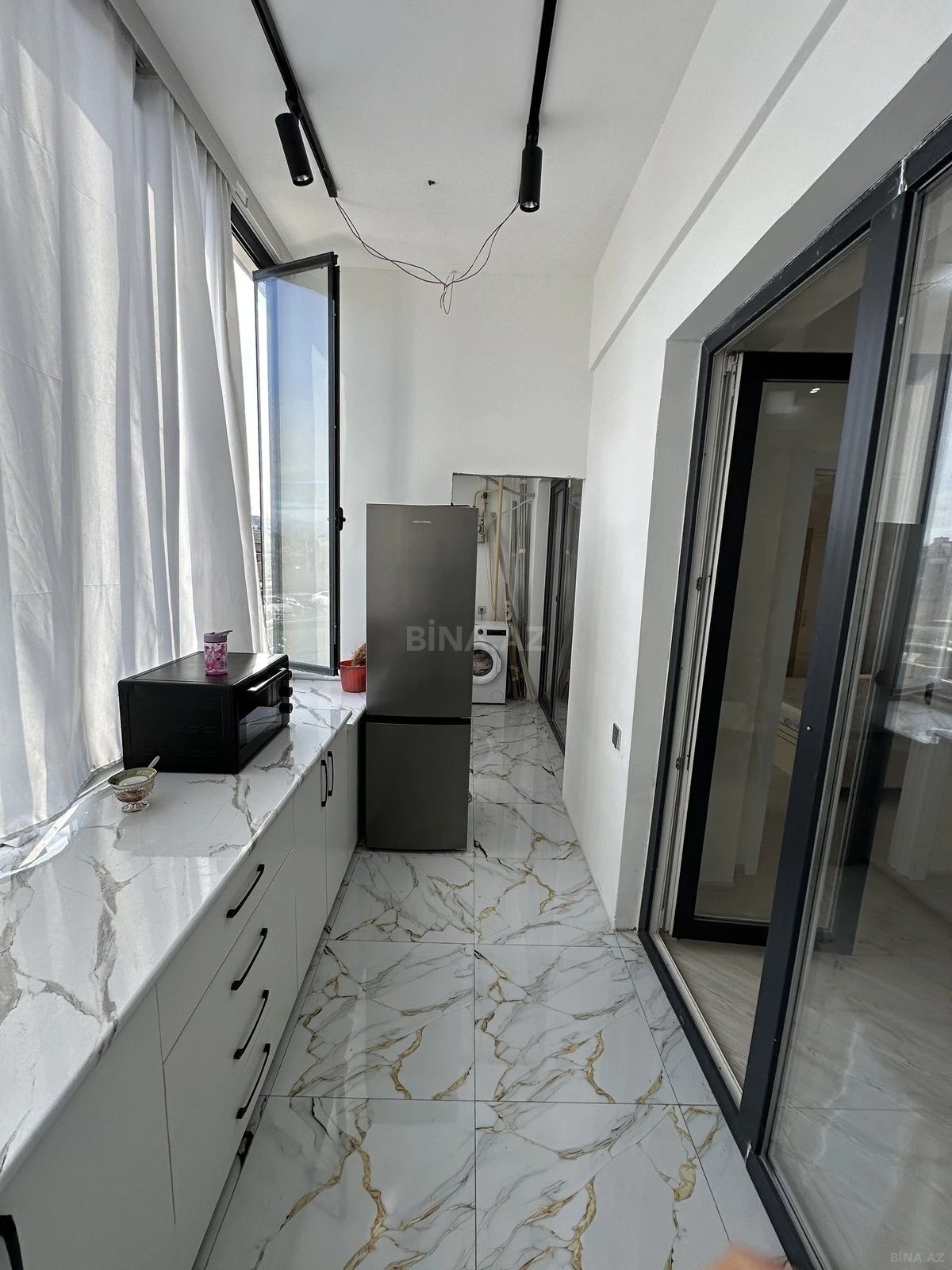 Satılır 2 otaqlı mənzil 73 m²