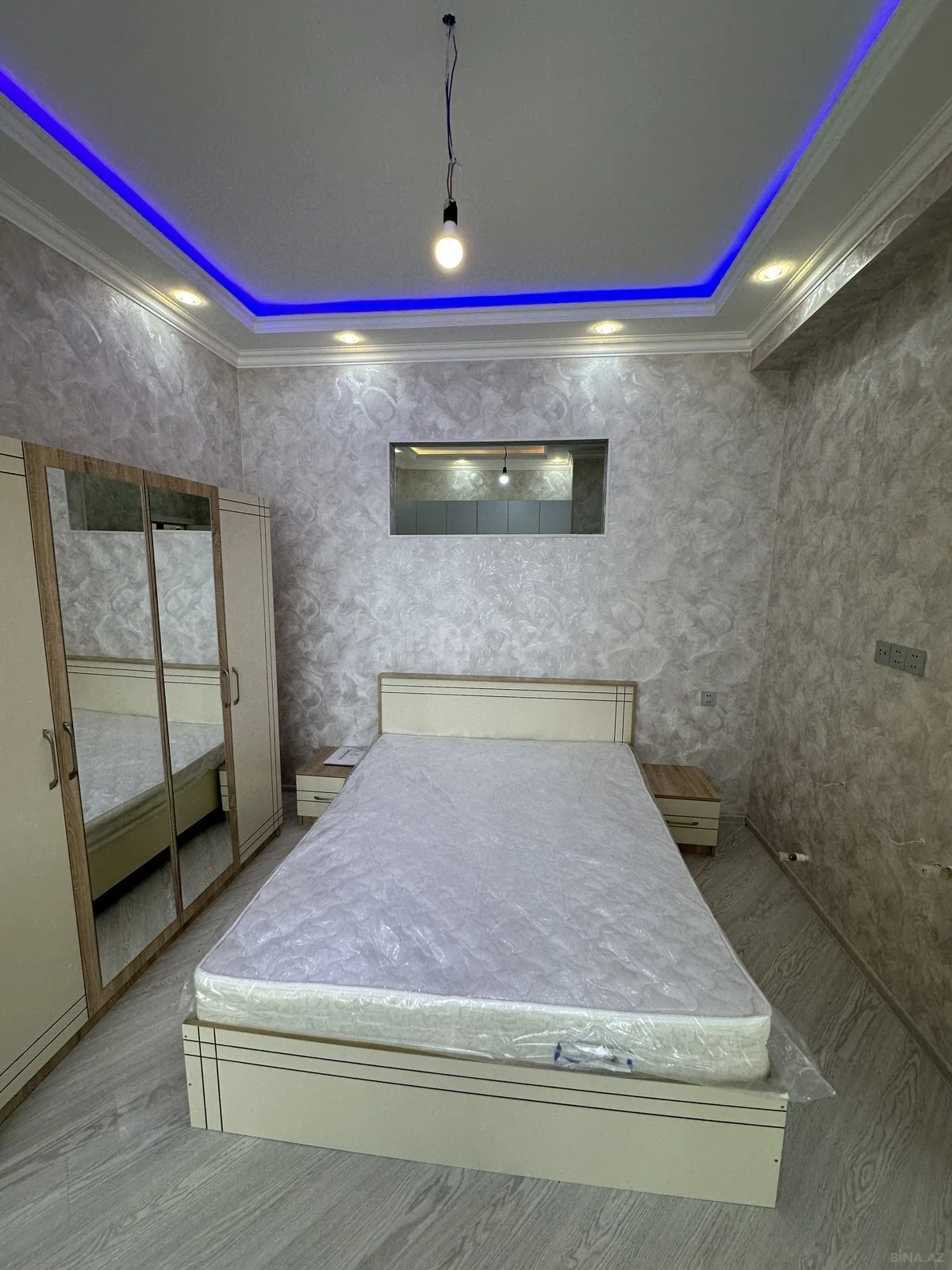 Satılır 2 otaqlı mənzil 73 m²