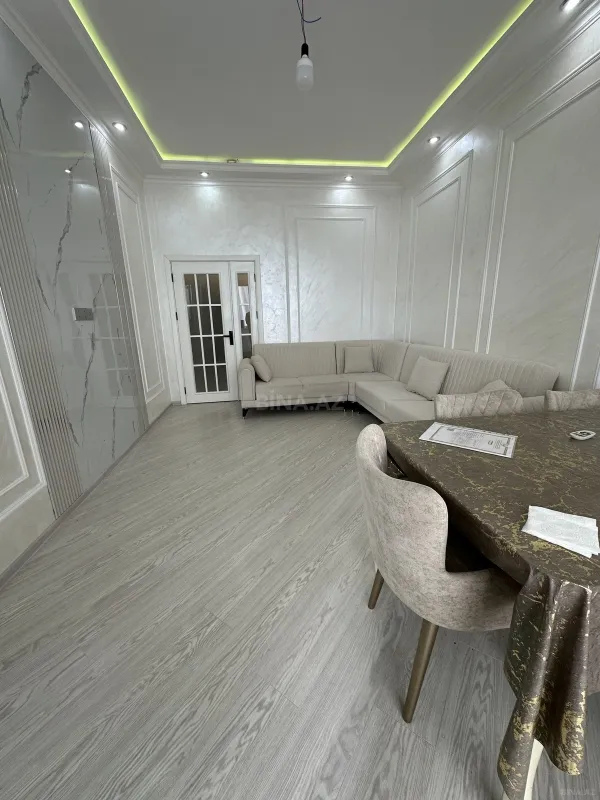 Satılır 2 otaqlı mənzil 73 m²