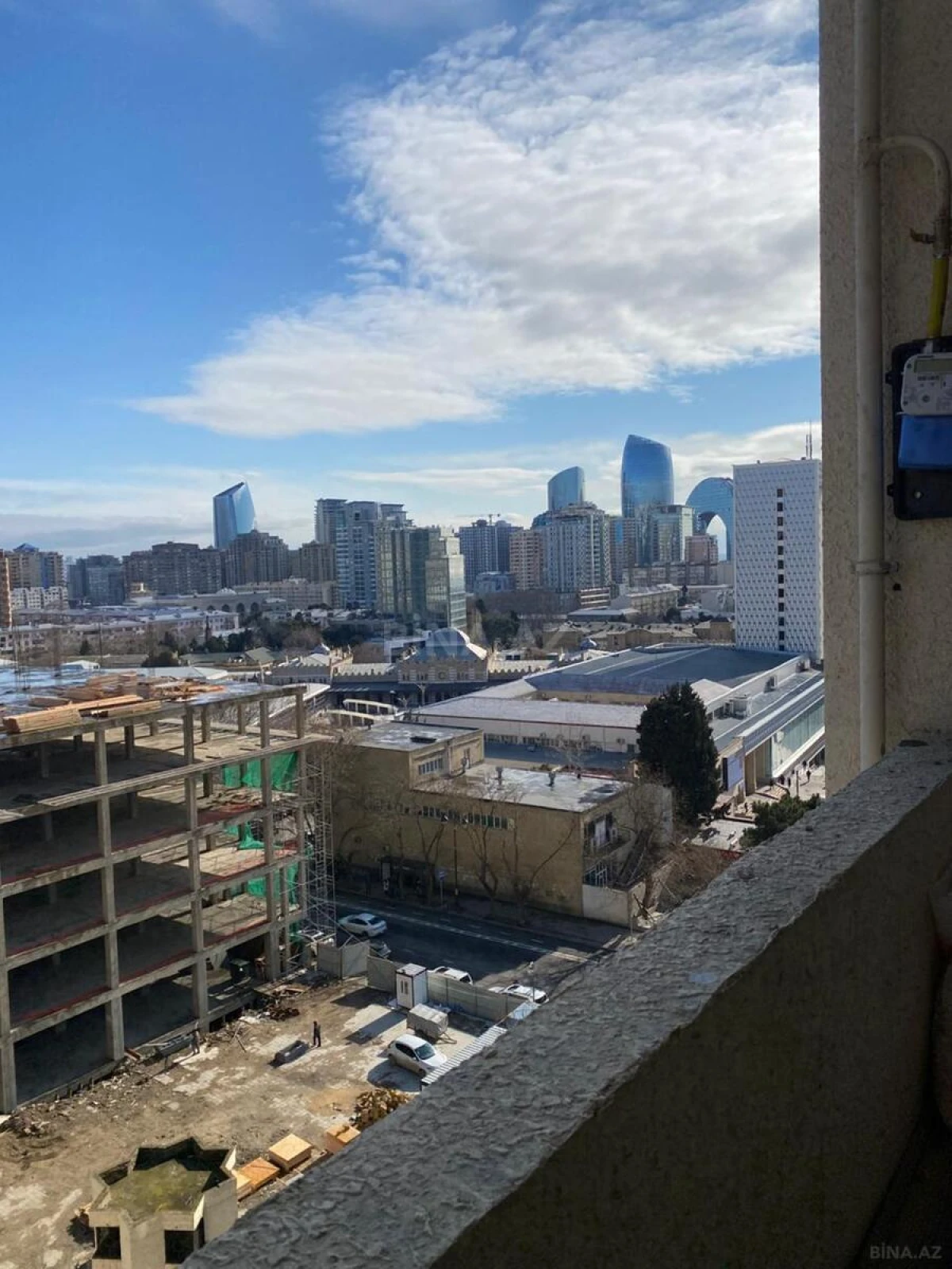 Satılır 3 otaqlı mənzil 164 m²