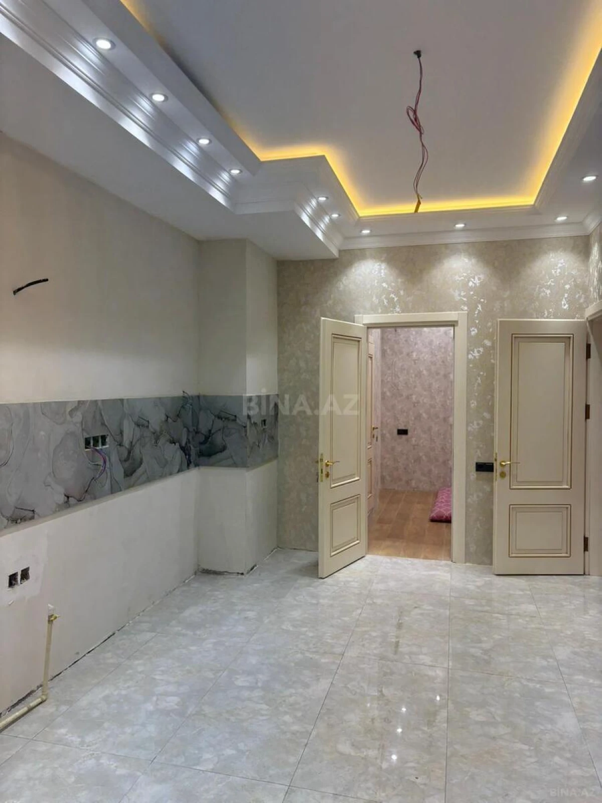 Satılır 2 otaqlı mənzil 73 m²