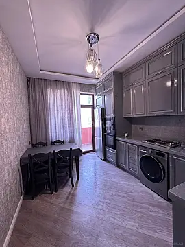 Kirayə verilir 3 otaqlı mənzil 100 m²