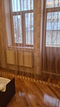 Kirayə verilir 3 otaqlı mənzil 138 m²