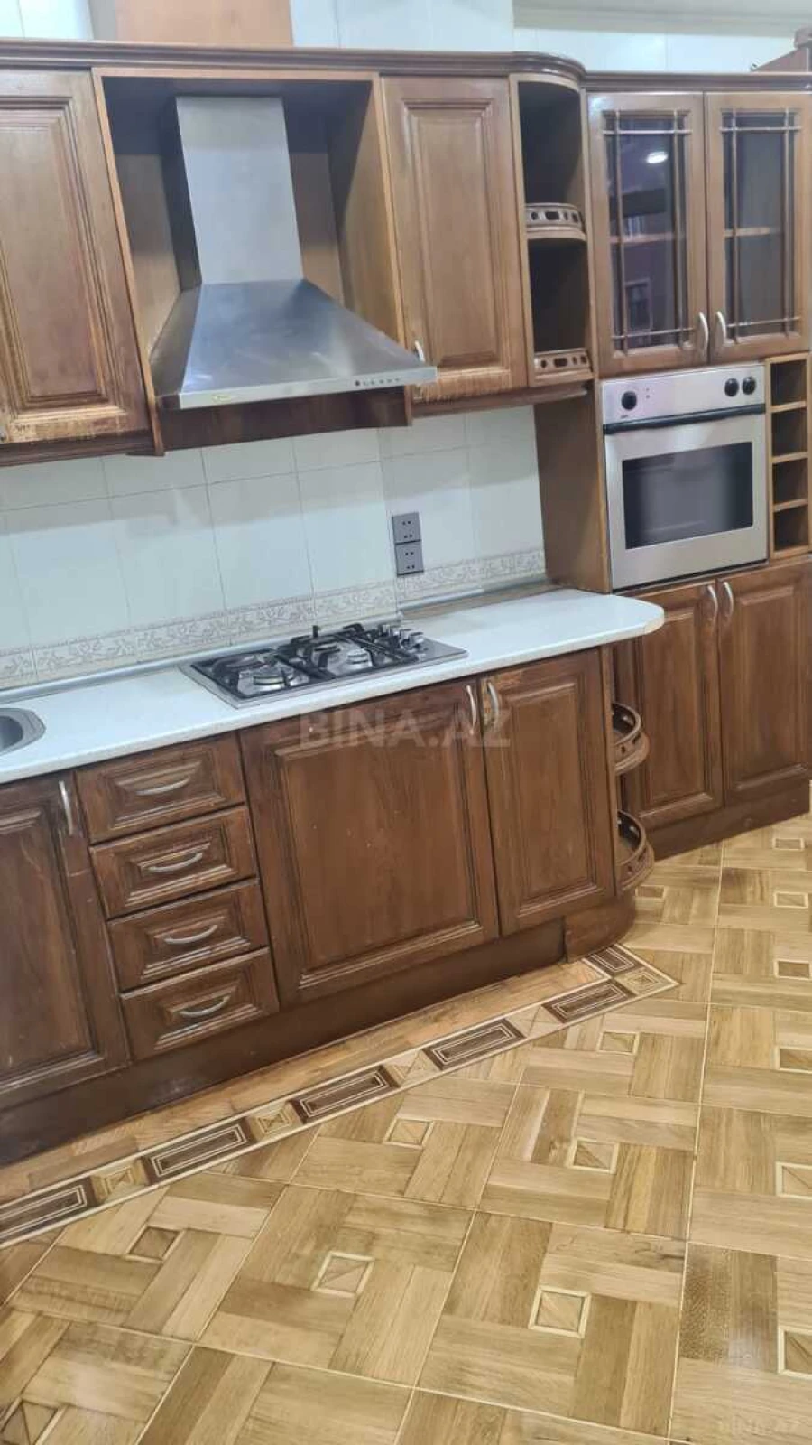 Kirayə verilir 3 otaqlı mənzil 138 m²